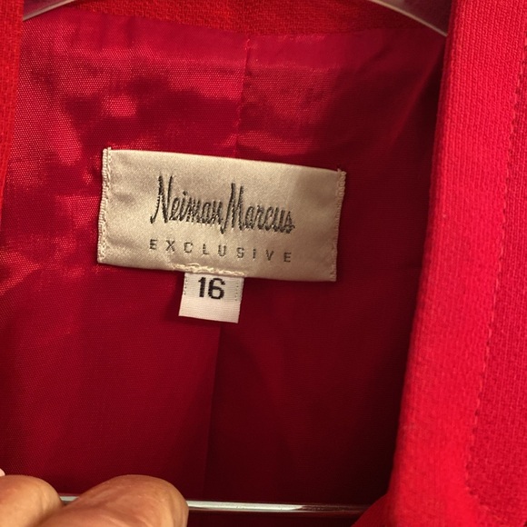 Neiman Marcus exclusive red suit set - Picture 5 of 10